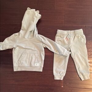 Carters Toddler Boys Green Lightweight Sweatsuit with Dino hoodie and pants!